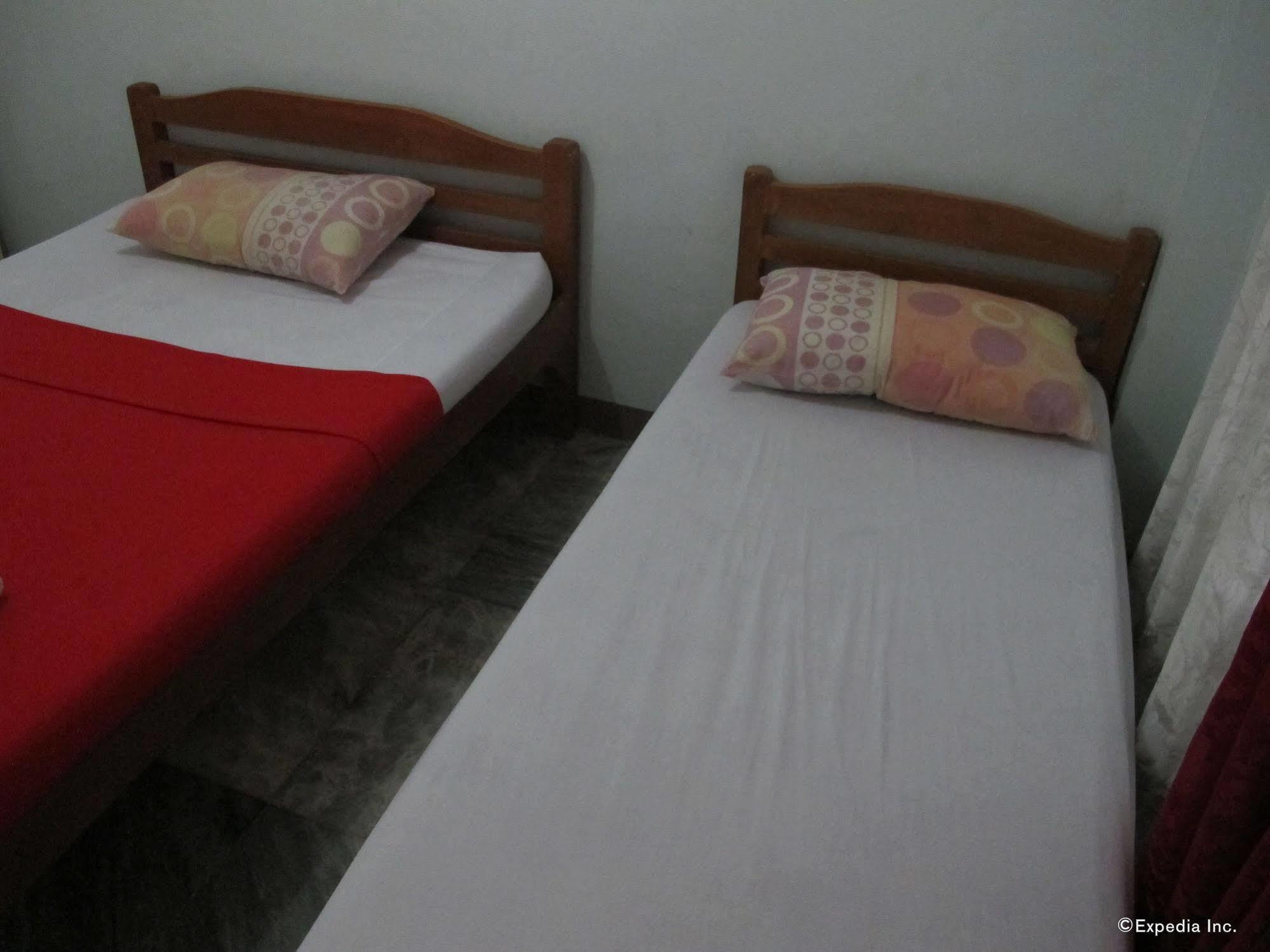Pe'Re Aristo Guesthouse Mandaue City Exterior photo