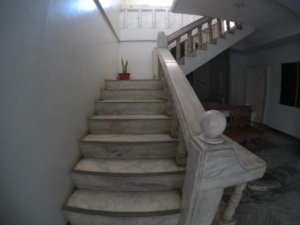 Pe'Re Aristo Guesthouse Mandaue City Exterior photo